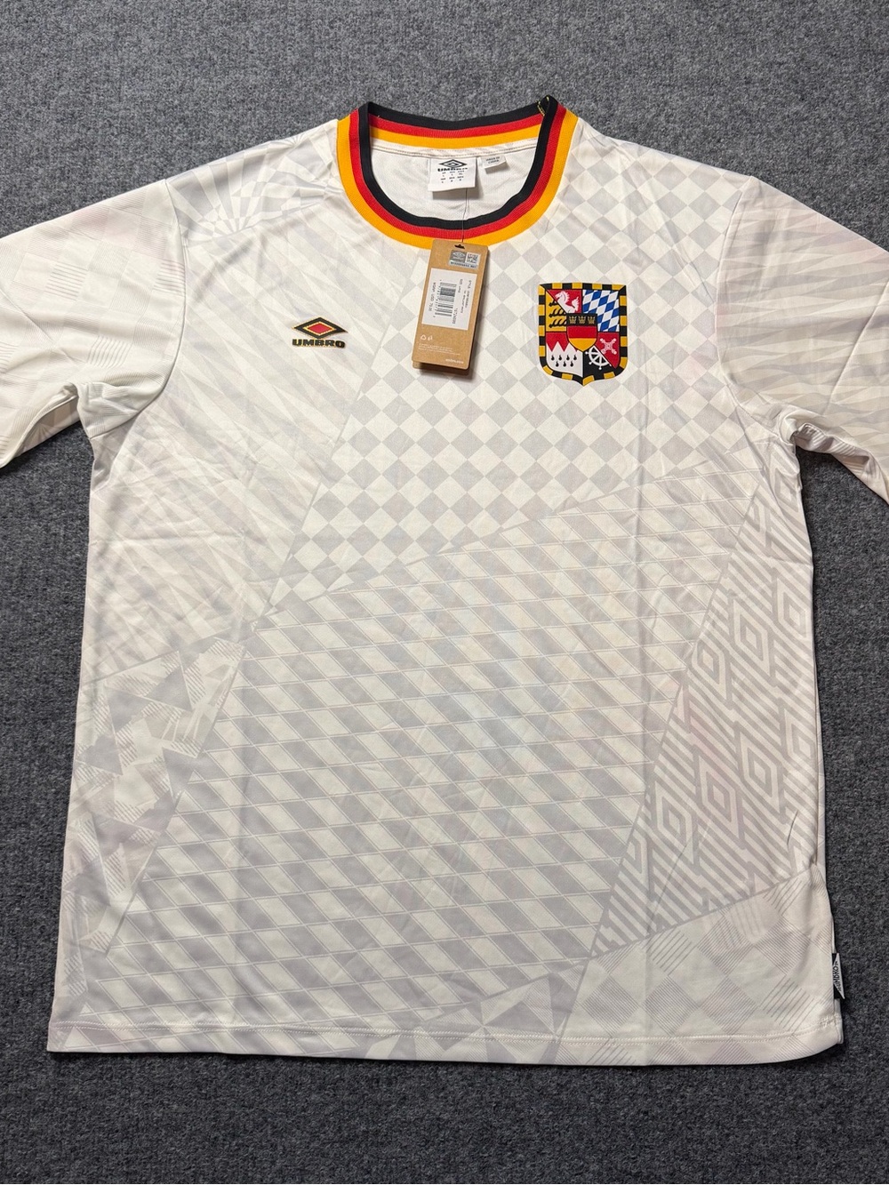 Umbro Germany Soccer Jersey W/ Crest White NWT Men’s Size Large
